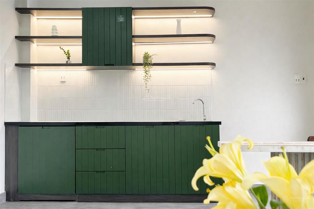 Phòng 40m2, ban công, cửa sổ trời lớn ngay phan đăng lưu, ngã tư phú nhuận gầm q1, q3, q10