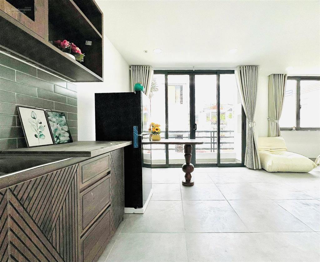 Cho thuê chdv 40m2, ban công lớn, cửa sổ trời ngay phan đình phùng, phú nhuận  gần q1, q3, q10