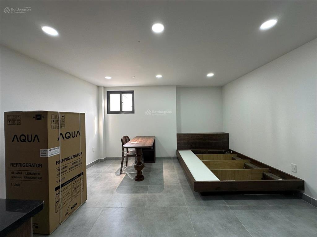 Cho thuê chdv 40m2, ban công lớn, cửa sổ trời ngay phan đình phùng, phú nhuận  gần q1, q3, q10