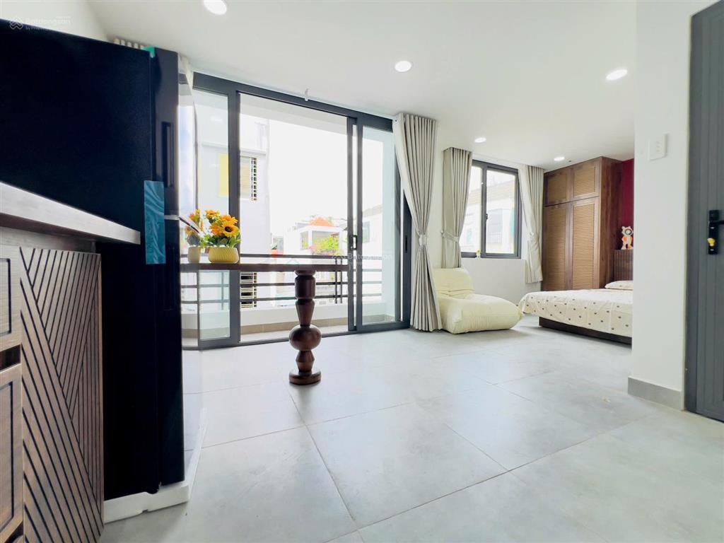 Cho thuê chdv 40m2, ban công lớn, cửa sổ trời ngay phan đình phùng, phú nhuận  gần q1, q3, q10
