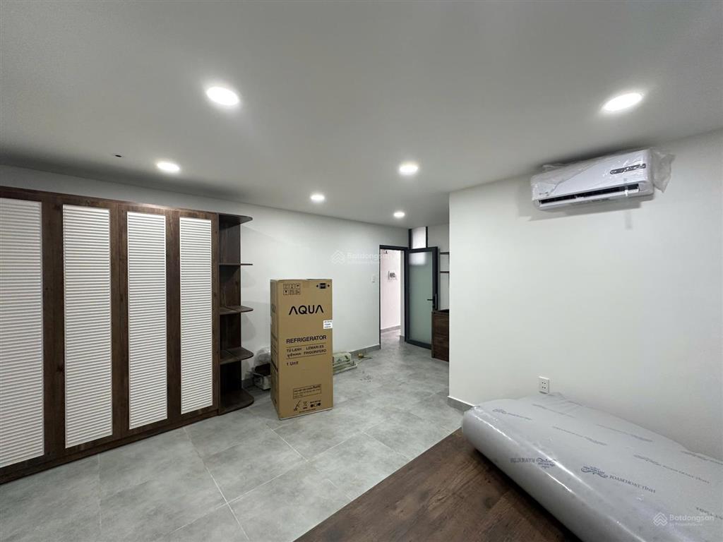 Cho thuê chdv 40m2, ban công lớn, cửa sổ trời ngay phan đình phùng, phú nhuận  gần q1, q3, q10