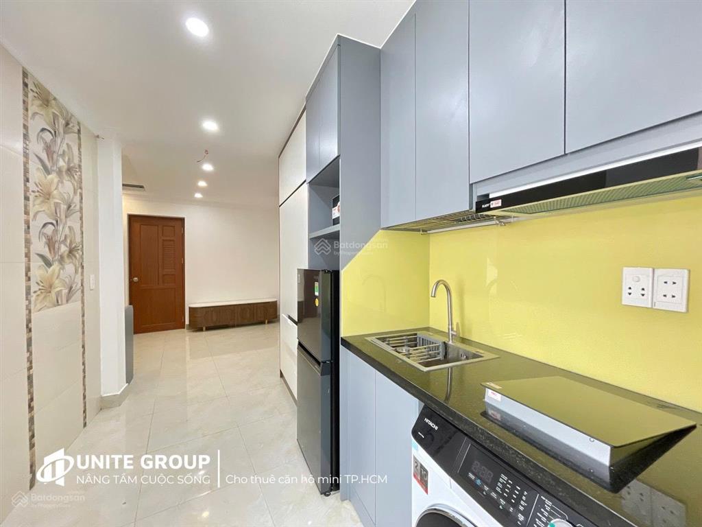 Cho thuê chdv 37m2, cửa sổ to, giặt riêng ngay hoa sữa, phú nhuận khu phan xích long  gần q1, q3