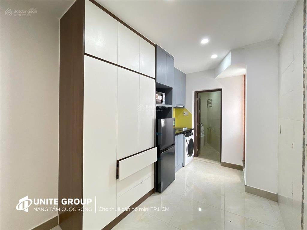 Cho thuê chdv 37m2, cửa sổ to, giặt riêng ngay hoa sữa, phú nhuận khu phan xích long  gần q1, q3