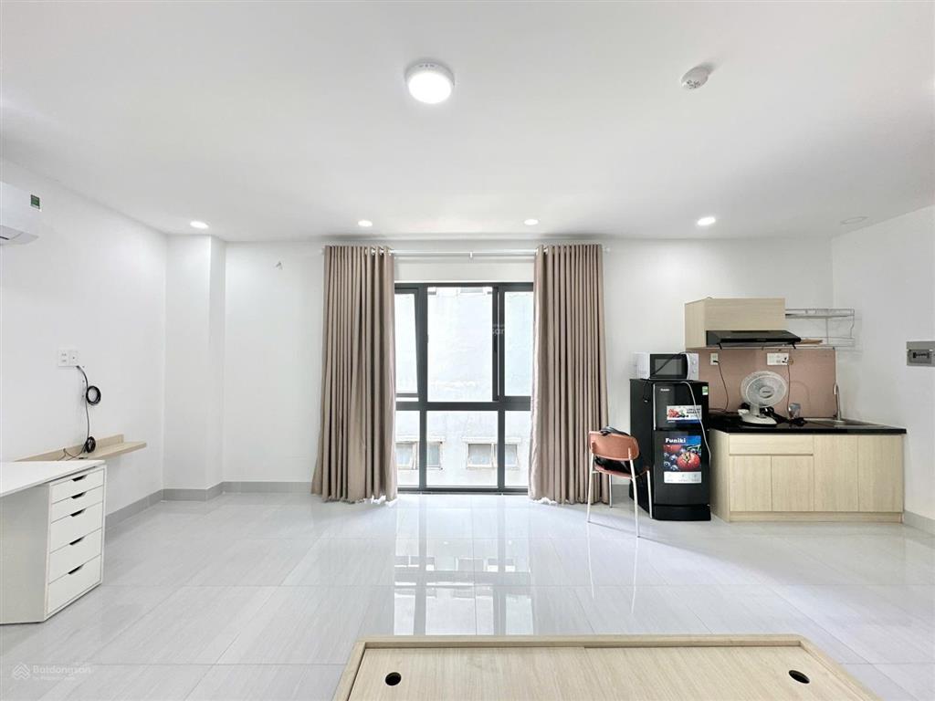 Cho thuê chdv 45m2, cửa sổ trời lớn, ngay xô viết nghệ tĩnh, cầu thị nghè gần q1, q2