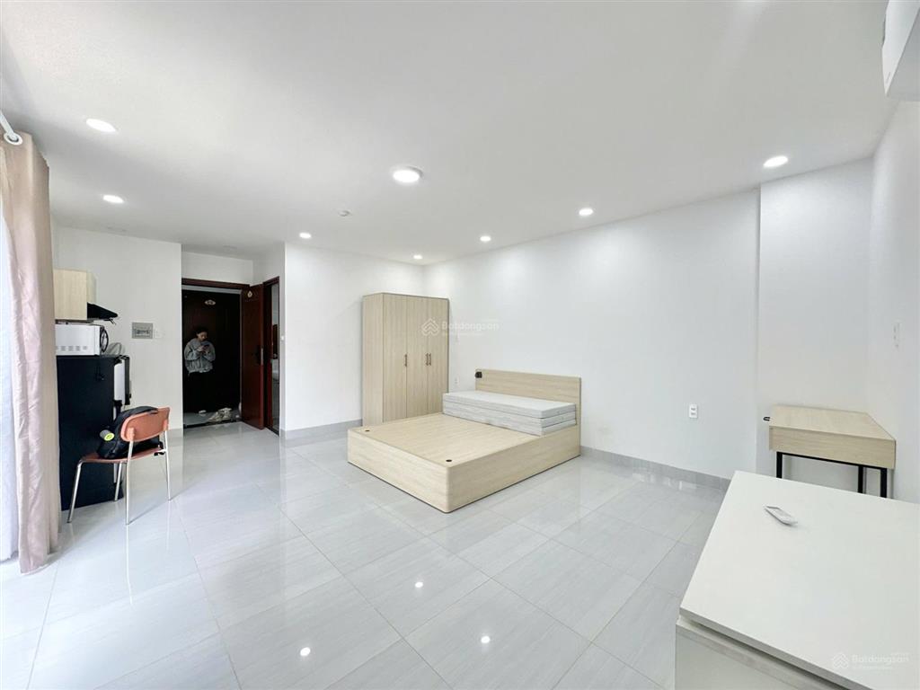 Cho thuê chdv 45m2, cửa sổ trời lớn, ngay xô viết nghệ tĩnh, cầu thị nghè gần q1, q2