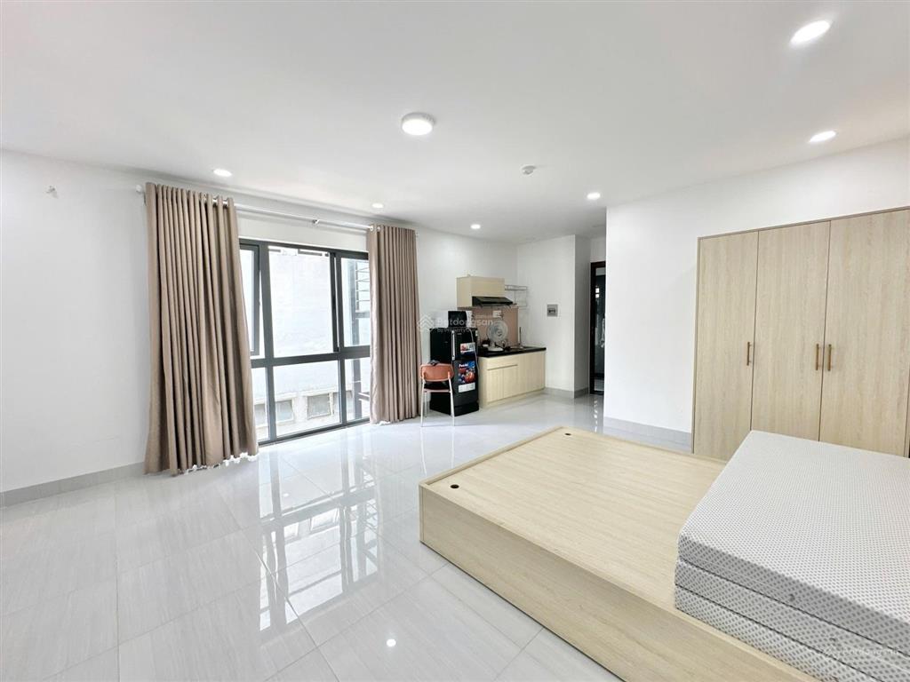Cho thuê chdv 45m2, cửa sổ trời lớn, ngay xô viết nghệ tĩnh, cầu thị nghè gần q1, q2