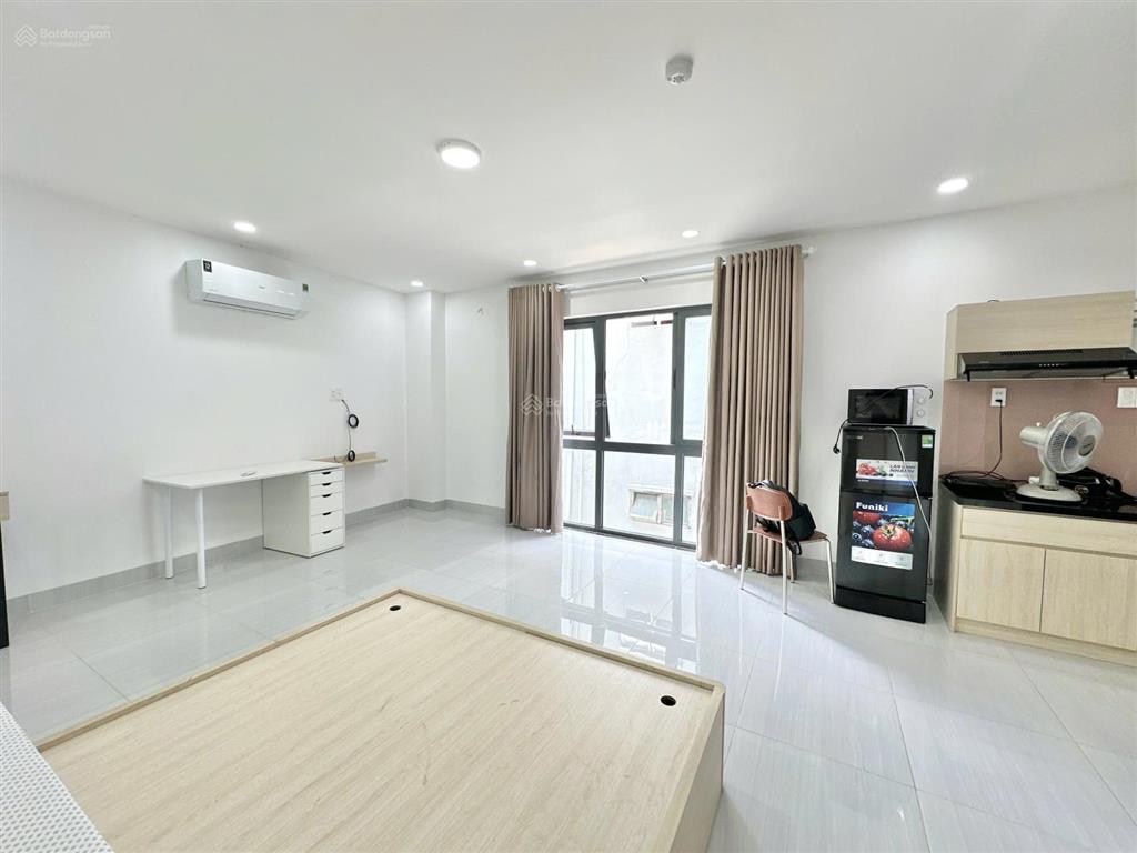 Cho thuê chdv 45m2, cửa sổ trời lớn, ngay xô viết nghệ tĩnh, cầu thị nghè gần q1, q2