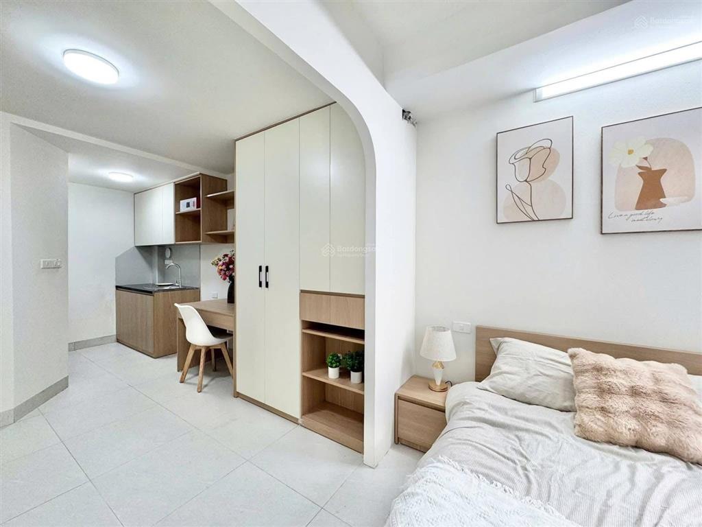 Cho thuê phòng 40m2, ban công, cửa sổ trời ngay phan đăng lưu, phú nhuận gần q1, q3