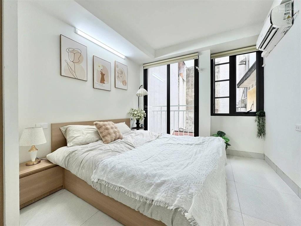 Cho thuê phòng 40m2, ban công, cửa sổ trời ngay phan đăng lưu, phú nhuận gần q1, q3