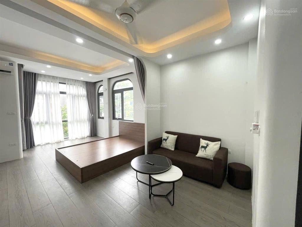 Cho thuê phòng tách bếp 35m2, ban công, cửa sổ lớn ngay phan xích long, phú nhuận gần q1, q3