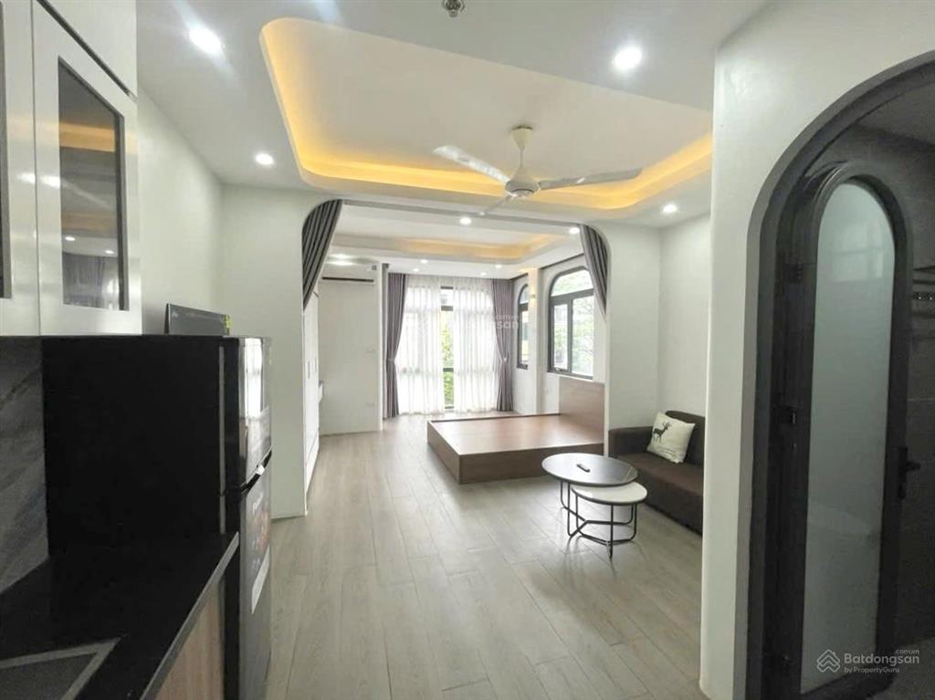 Cho thuê phòng tách bếp 35m2, ban công, cửa sổ lớn ngay phan xích long, phú nhuận gần q1, q3