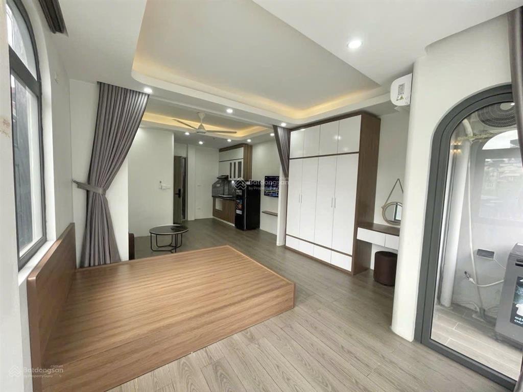 Cho thuê phòng tách bếp 35m2, ban công, cửa sổ lớn ngay phan xích long, phú nhuận gần q1, q3