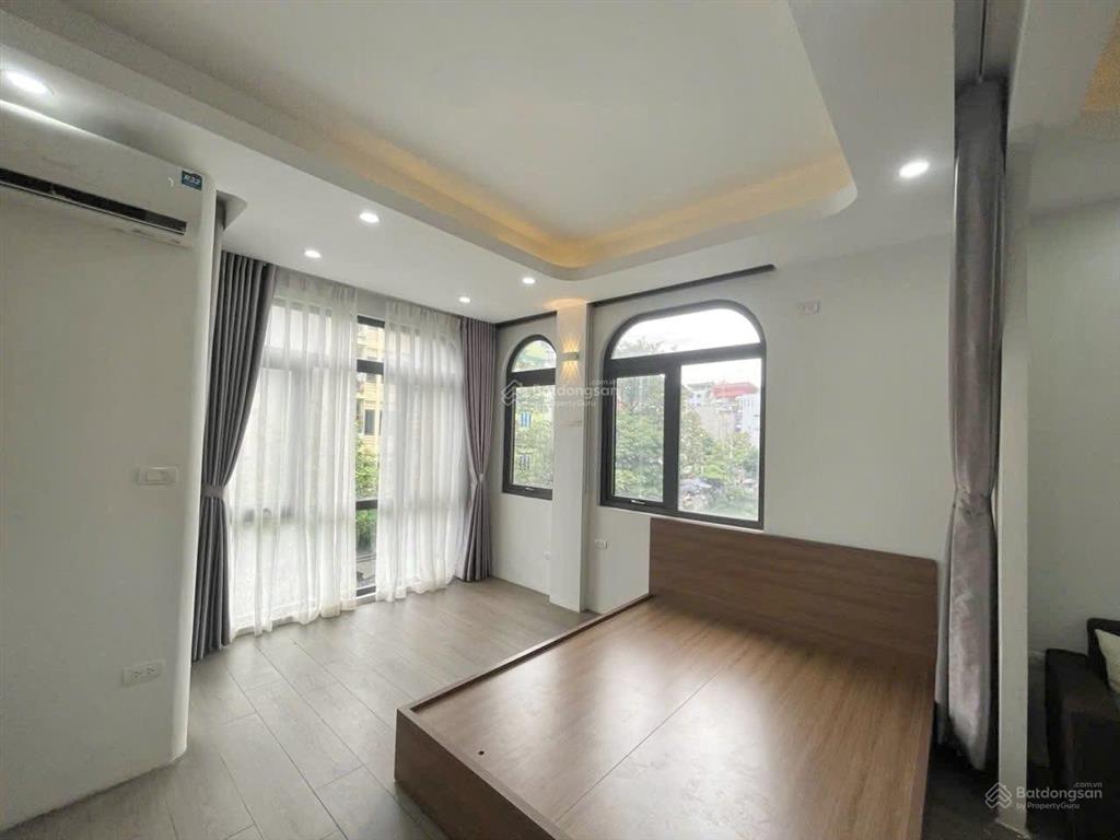 Cho thuê phòng tách bếp 35m2, ban công, cửa sổ lớn ngay phan xích long, phú nhuận gần q1, q3