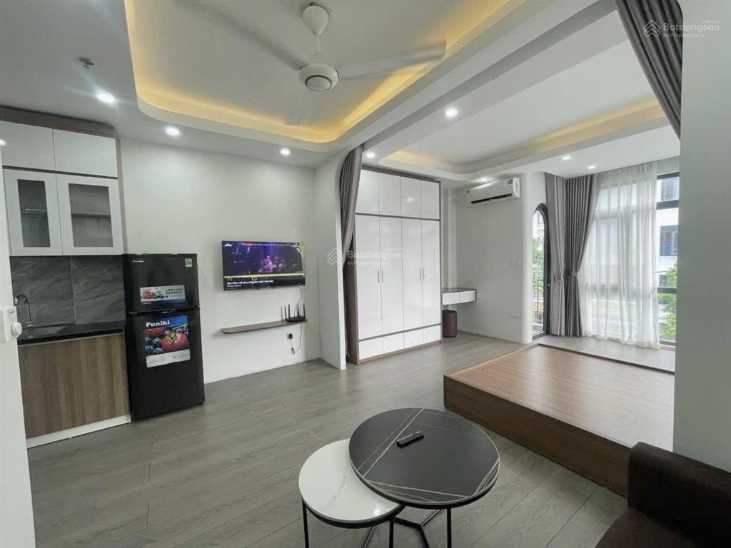 Cho thuê phòng tách bếp 35m2, ban công, cửa sổ lớn ngay phan xích long, phú nhuận gần q1, q3