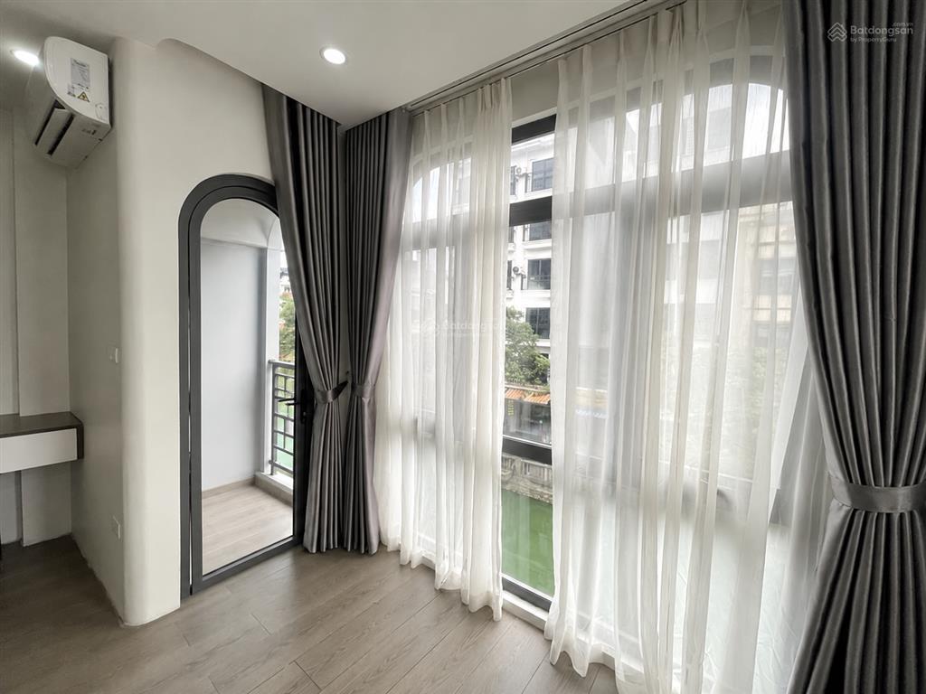 Cho thuê phòng tách bếp 35m2, ban công, cửa sổ lớn ngay phan xích long, phú nhuận gần q1, q3