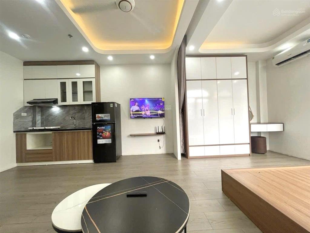 Cho thuê phòng tách bếp 35m2, ban công, cửa sổ lớn ngay phan xích long, phú nhuận gần q1, q3