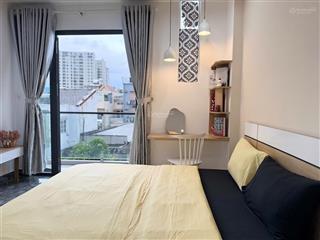 Phòng 40m2, ban công lớn, thang máy ngay thích quảng đức, phú nhuận gần q1, q3