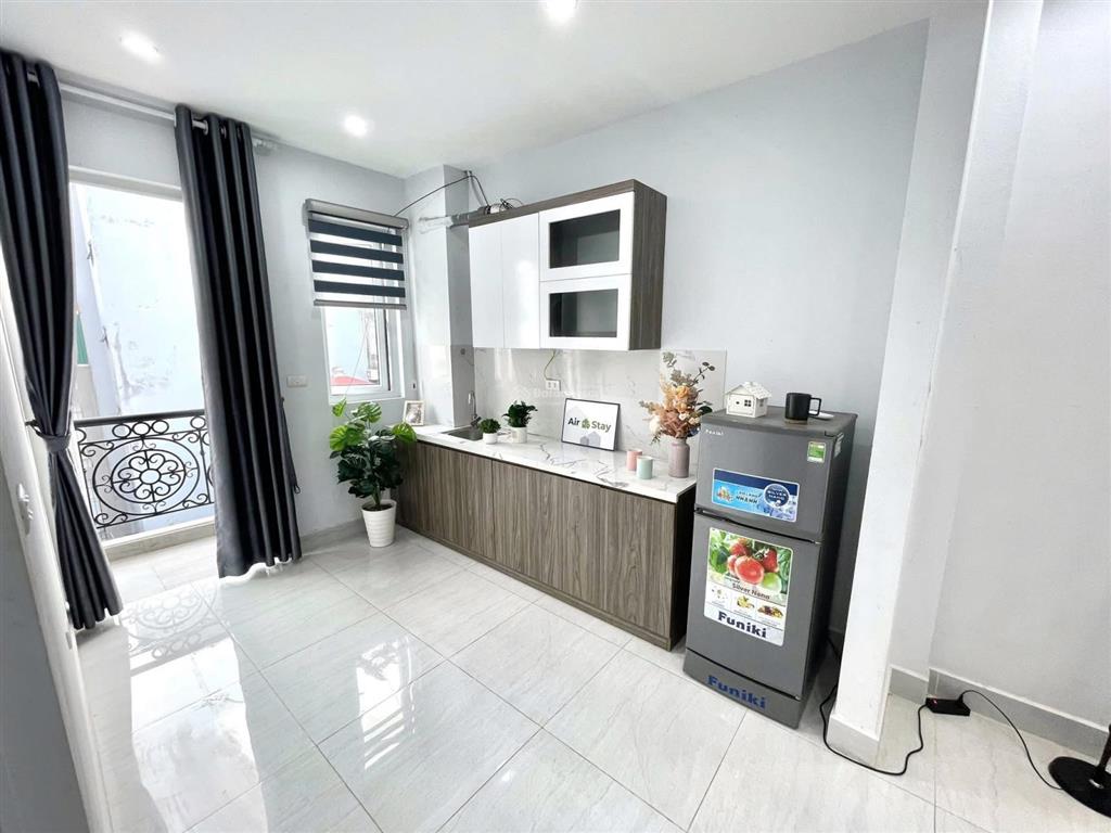 Cho thuê phòng 37m2, ban công, cửa sổ trời ngay cù lao, phan xích long, gần q1, q3, q10