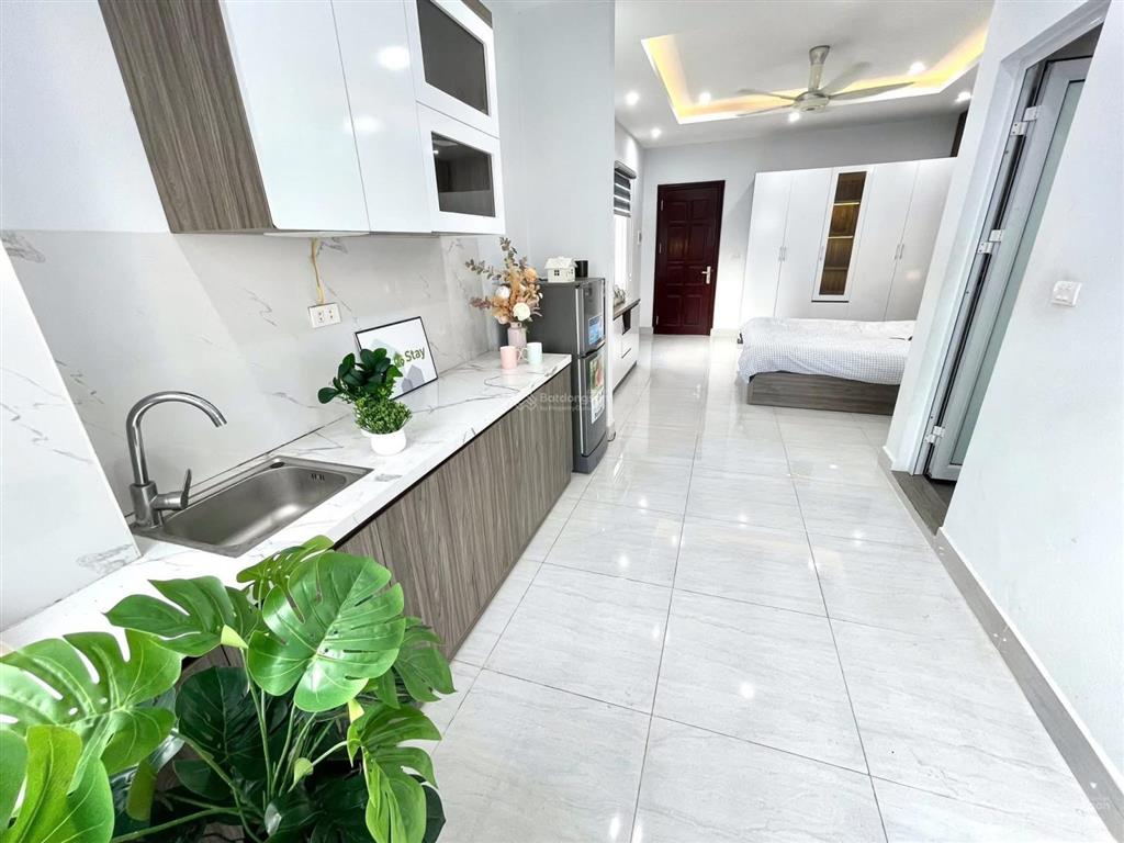 Cho thuê phòng 37m2, ban công, cửa sổ trời ngay cù lao, phan xích long, gần q1, q3, q10