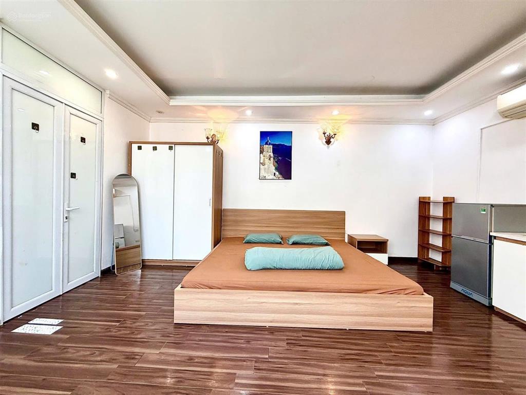 Phòng 40m2 cửa sổ lớn khuất bếp, khoá vân tay full nội thất, phan xích long, phú nhuận, giáp q1, q1