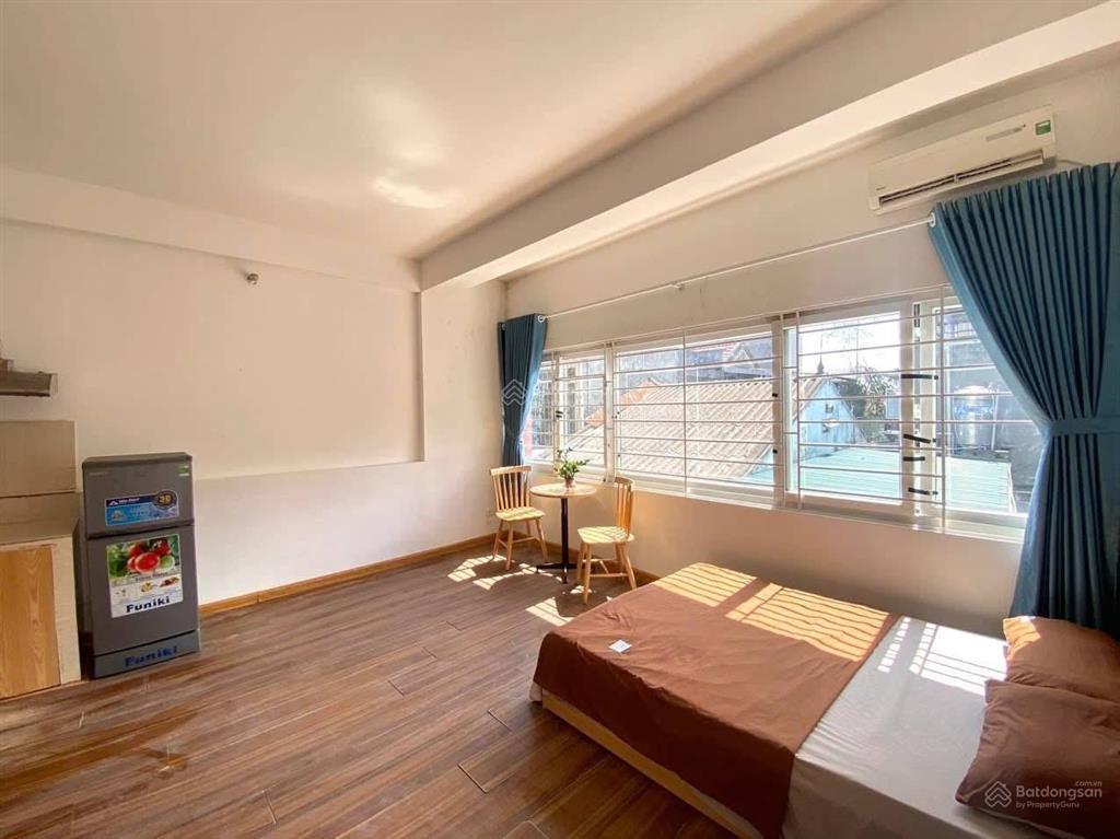 Phòng 40m2 cửa sổ lớn khuất bếp, khoá vân tay full nội thất, phan xích long, phú nhuận, giáp q1, q1
