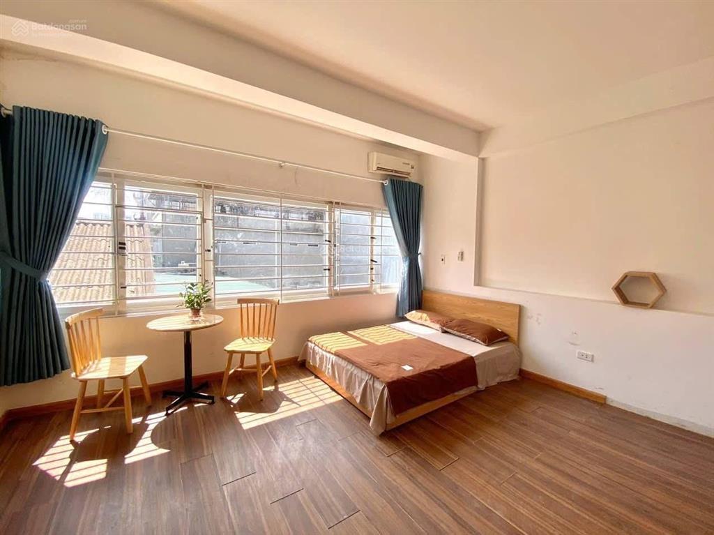 Phòng 40m2 cửa sổ lớn khuất bếp, khoá vân tay full nội thất, phan xích long, phú nhuận, giáp q1, q1
