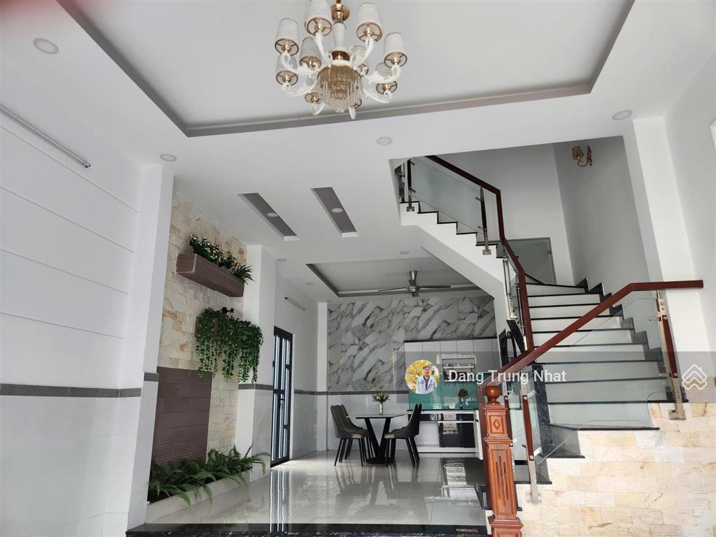 Bán nhà 3 tầng 132m² ngang 4.5m, góc 2 mặt tiền đường 11, p. trường thọ, tp. thủ đức, giá 13,5 tỷ