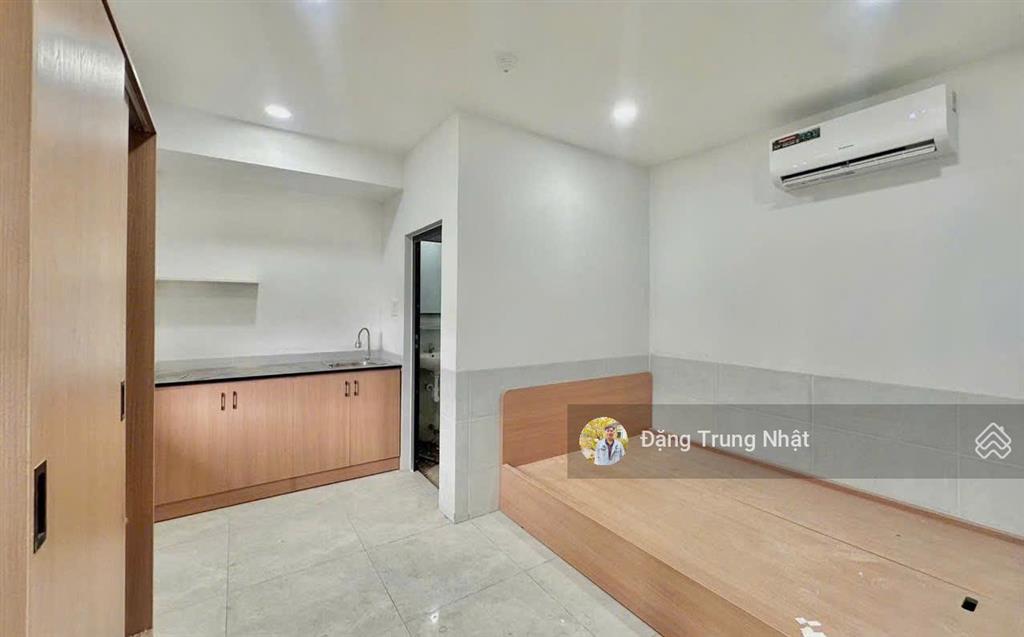Bán chdv 5 tầng ngay vincom thủ đức, gần đh spkt, thu nhập 60tr/tháng, 193m2 ngang 7.4m, giá 26 tỷ