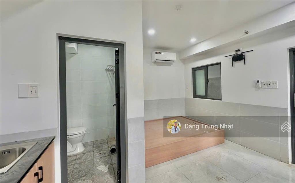 Bán chdv 5 tầng ngay vincom thủ đức, gần đh spkt, thu nhập 60tr/tháng, 193m2 ngang 7.4m, giá 26 tỷ