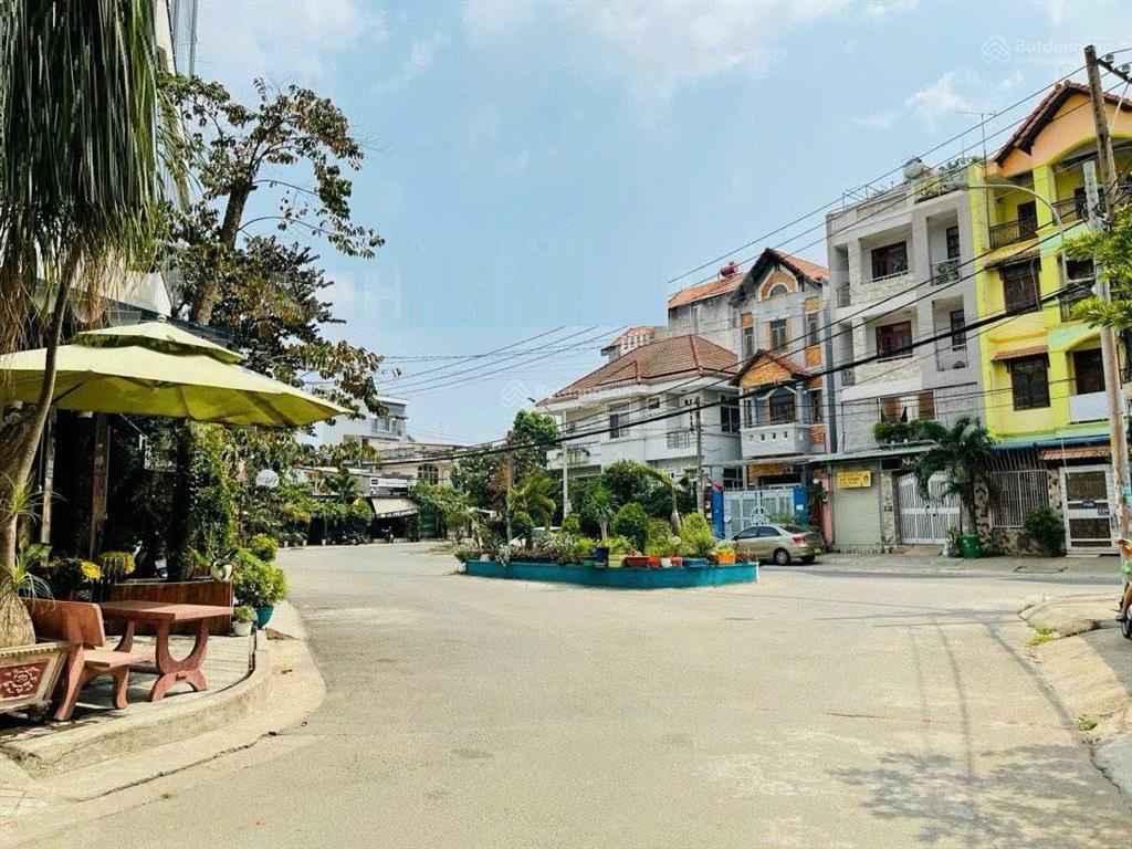 Bán nhà trọ 14 phòng, thu nhập 20tr/tháng, đường hoàng diệu 2, thủ đức, 200m² ngang 9m, giá 15 tỷ