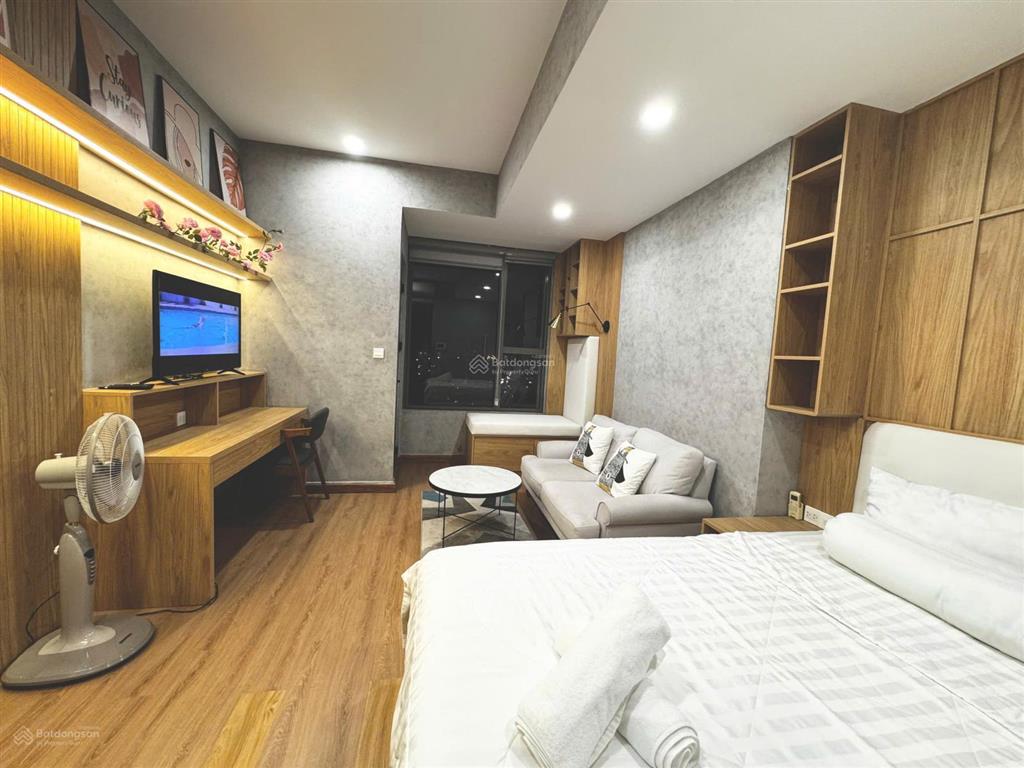 Bán căn góc river gate, giá 3,5 tỷ, diện tích 31,8m2, hàng hiếm tại view đẹp  pháo hoa.