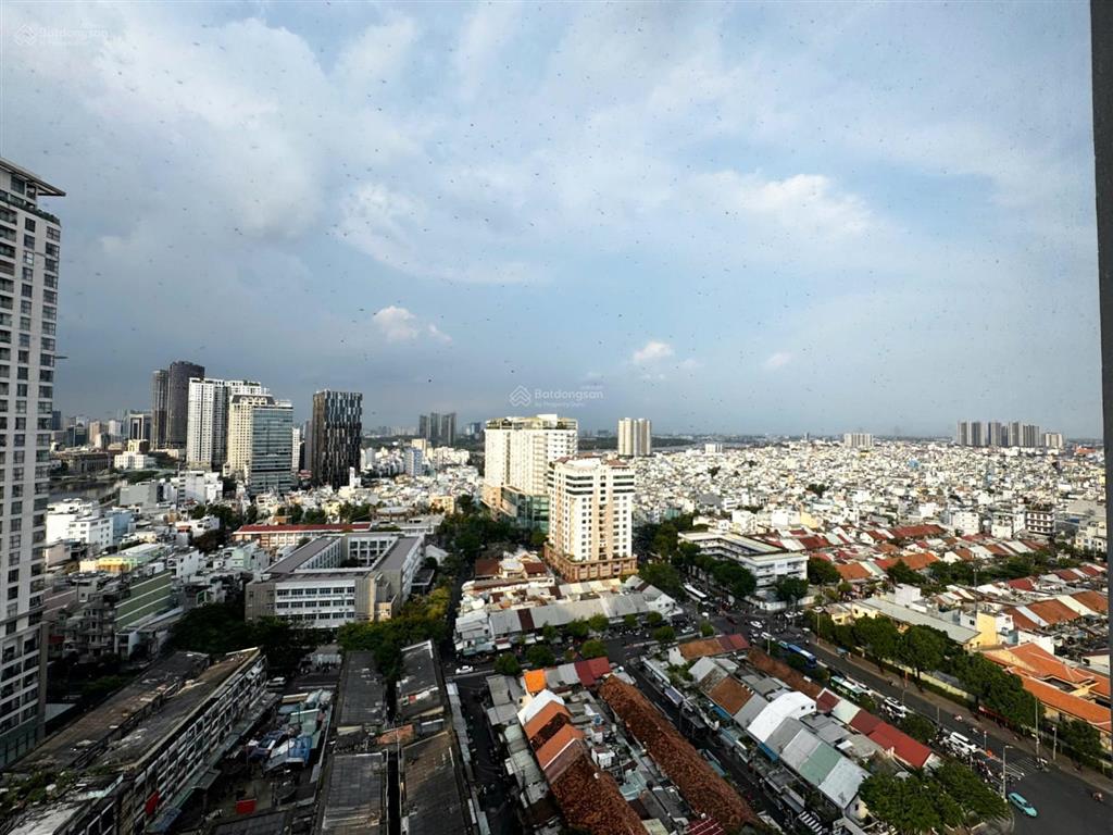Bán căn góc river gate, giá 3,5 tỷ, diện tích 31,8m2, hàng hiếm tại view đẹp  pháo hoa.