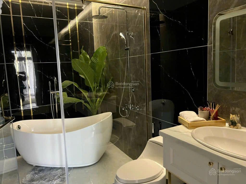 Nhà phố verosa park dt 6x17m full nội thất giá 40tr/ tháng  hương