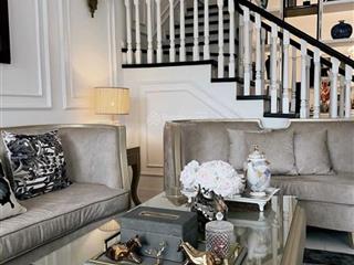 Nhà phố verosa park dt 6x17m full nội thất giá 40tr/ tháng  hương