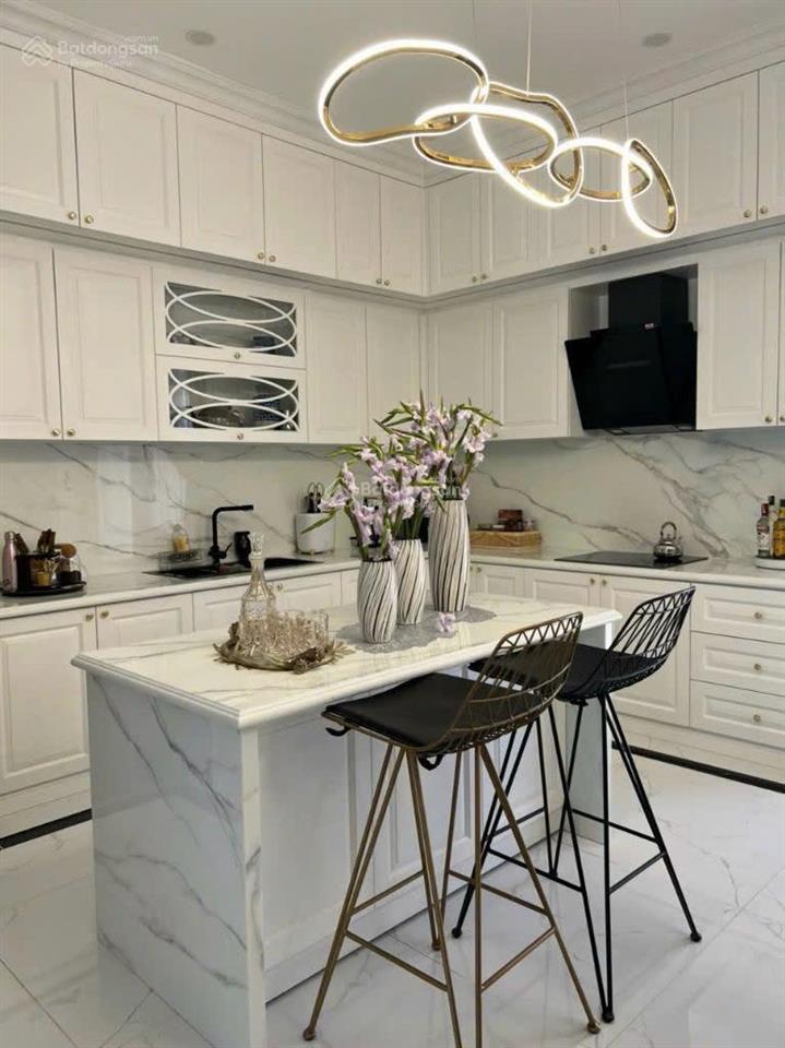 Nhà phố verosa park dt 6x17m full nội thất giá 40tr/ tháng  hương