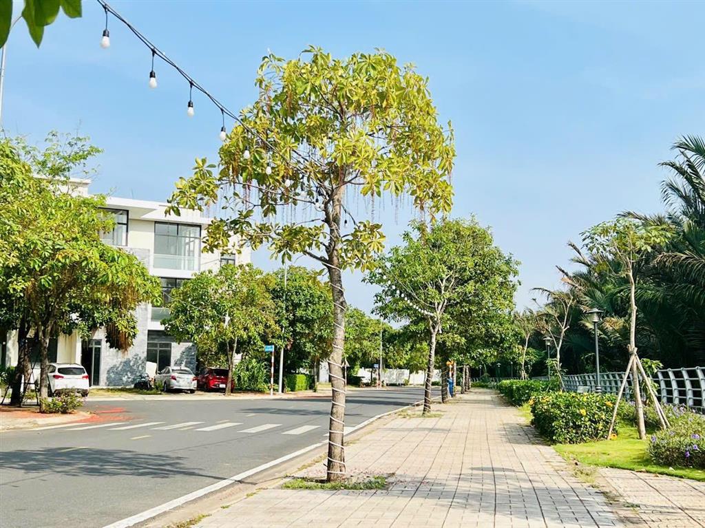 Chính chủ gửi bán nhà kdc rio vista dt 7x23.5m view sông view hồ bơi  19.8 tỷ  hương