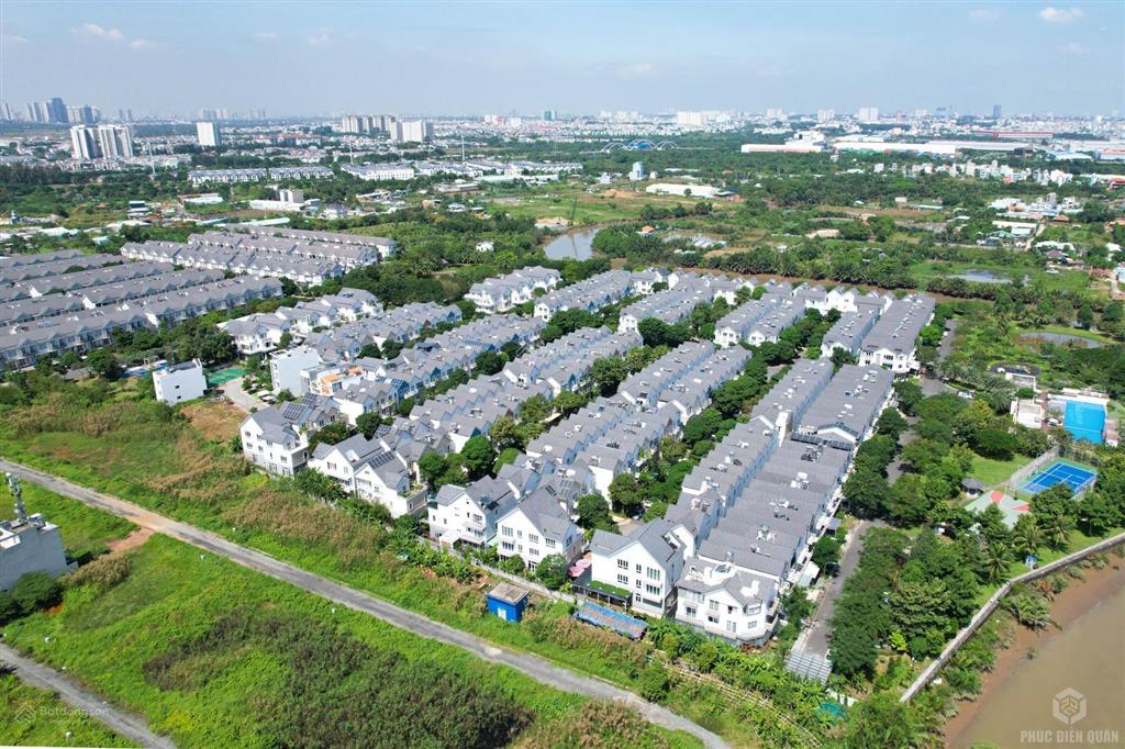 Chính chủ cần bán lô dt 95m2 giá 10.9 tỷ park riverside  hương