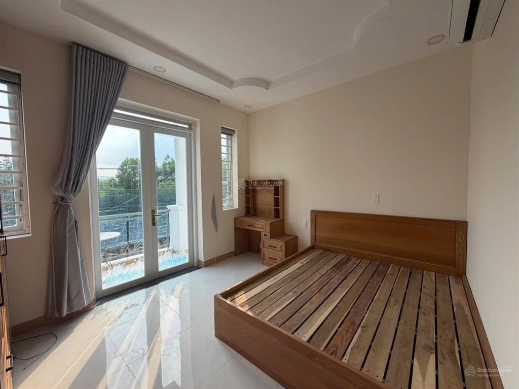 Nhà 1trệt 2 lầu khu sam sung dt 57m2 giá 6.9 tl  hương