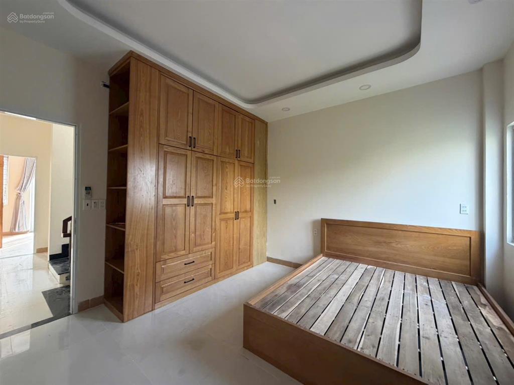 Nhà 1trệt 2 lầu khu sam sung dt 57m2 giá 6.9 tl  hương