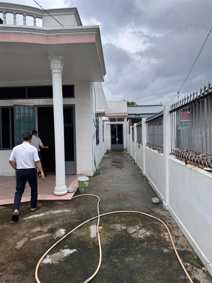 Chính chủ bán nhà 1/ lê thị hà dt 262m2 giá 12.5 tỷ  hương