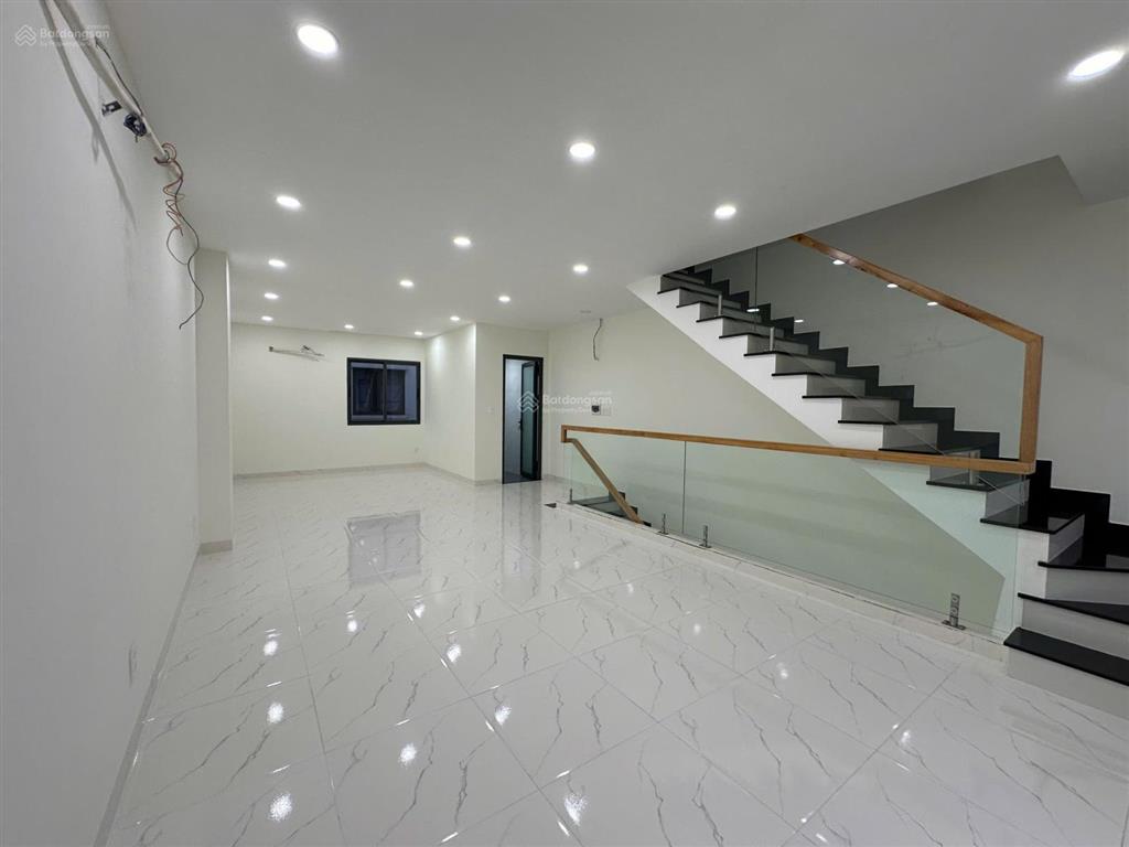 Shophouse căn biên hoàn thiện cơ bản giá 12 tỷ, sổ sẵn  hương