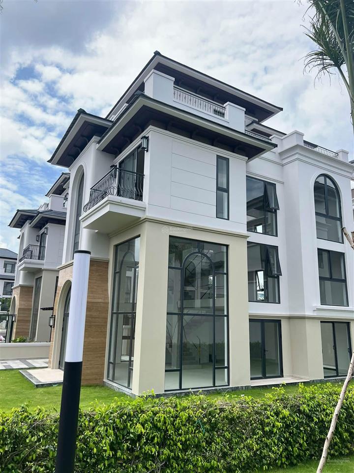 Nhà phố the classia nhà cơ bản hoặc nội thất cao cấp cho thuê 40tr/ tháng  hương
