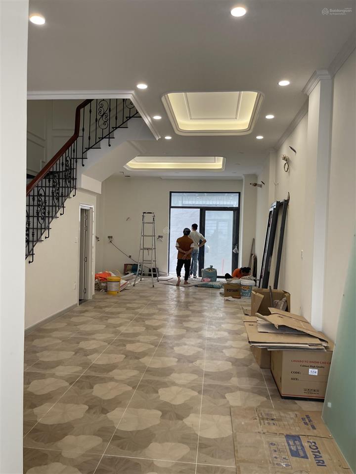 Nhà phố the classia nhà cơ bản hoặc nội thất cao cấp cho thuê 40tr/ tháng  hương