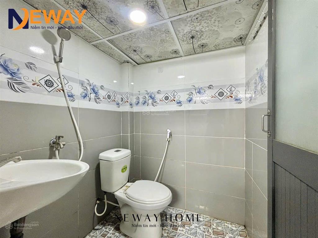 Phòng trọ có gác rộng thoáng sẵn nội thất ngay hương lộ 2