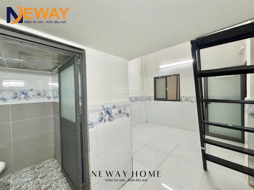 Phòng trọ có gác rộng thoáng sẵn nội thất ngay hương lộ 2