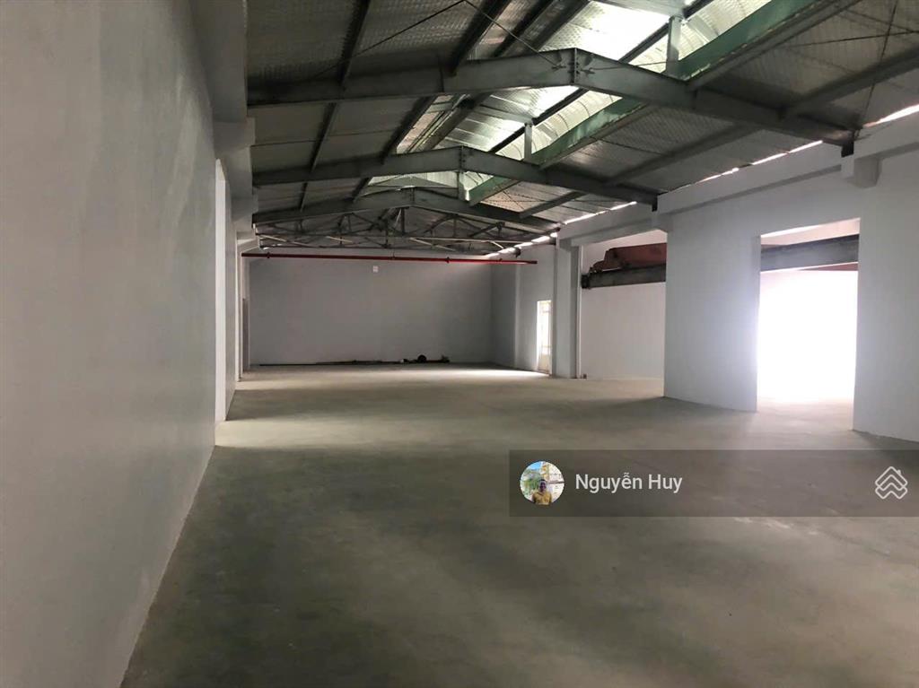 Cho thuê kho, nhà xưởng dt xưởng 1600m2, có văn phòng 200m2 tại đường nguyễn cửu phú, xã tân kiên