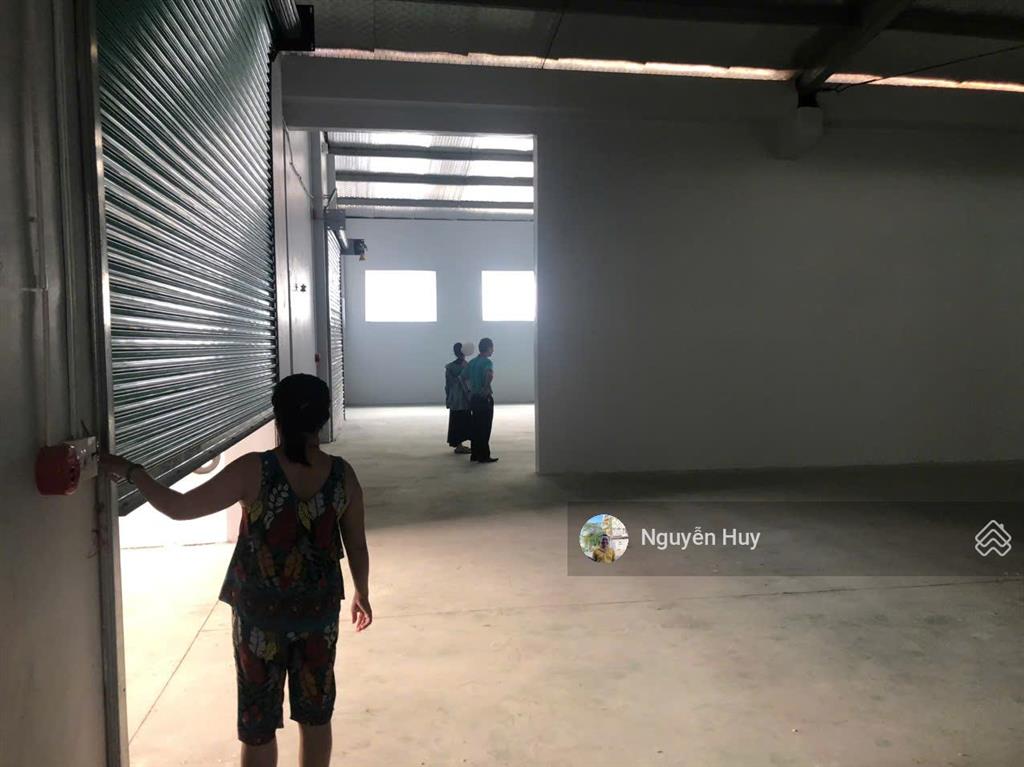 Cho thuê kho, nhà xưởng dt xưởng 1600m2, có văn phòng 200m2 tại đường nguyễn cửu phú, xã tân kiên