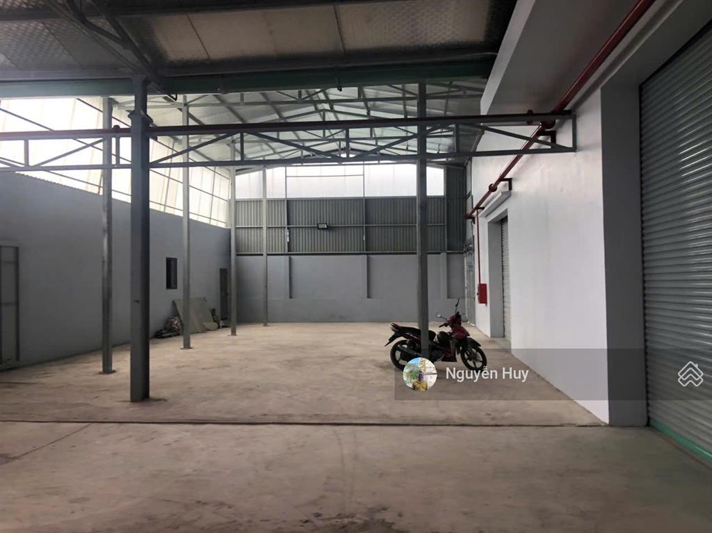 Cho thuê kho, nhà xưởng dt xưởng 1600m2, có văn phòng 200m2 tại đường nguyễn cửu phú, xã tân kiên