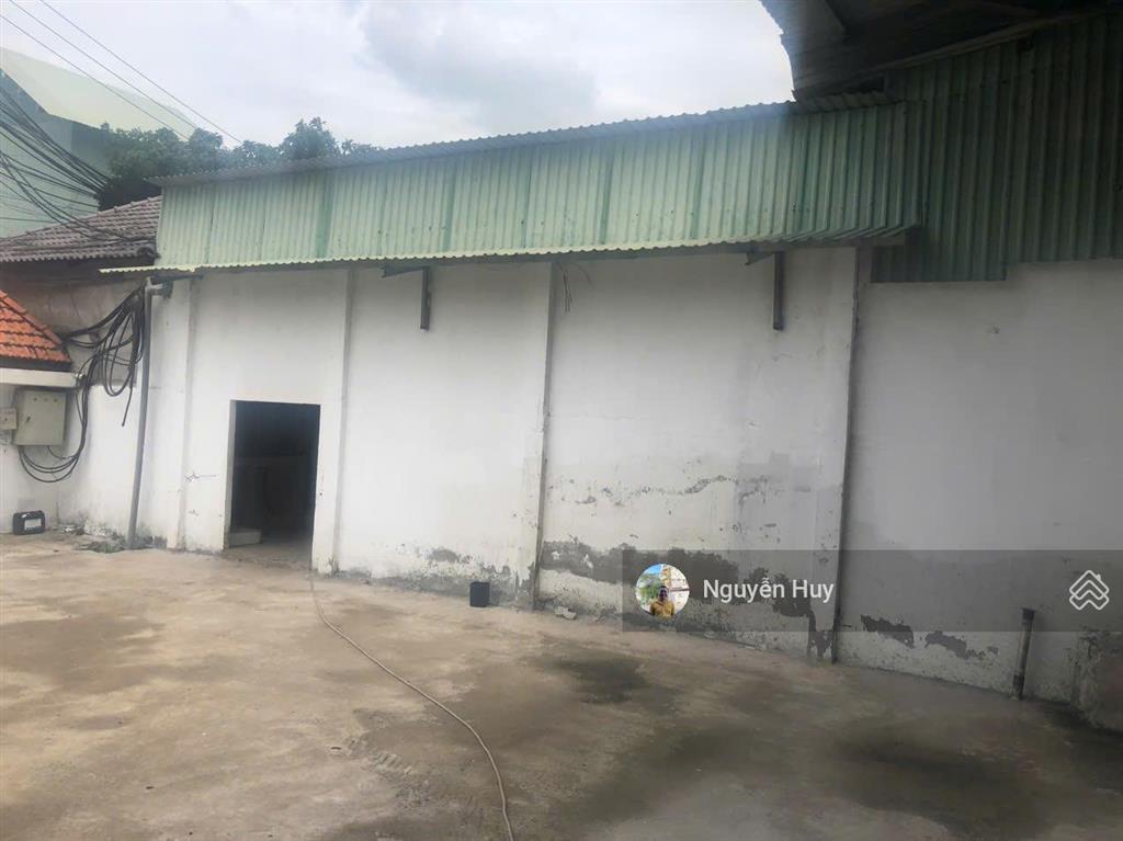 Cho thuê kho xưởng trần đại nghĩa, gần bình tân, khuôn viên 2500m2 xưởng 1700m2, văn phòng 300m2