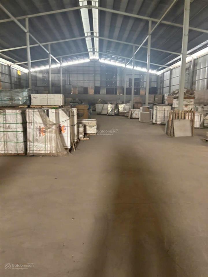 Cho thuê xưởng mặt tiền xã tân nhựt, khuôn viên 3800m2  xe container 24/7  giá chỉ 100tr/th